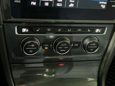 Used 2019 Volkswagen e-Golf SE w/ Driver Assistance Package image 23