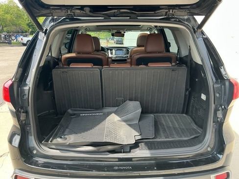 Used 2019 Toyota Highlander Limited Platinum AWD/4WD image 27