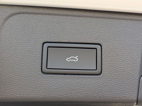 New 2026 Volkswagen Atlas SEL Premium R-Line image 32