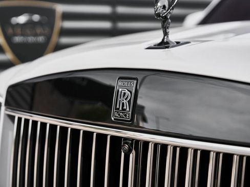 Used 2025 Rolls-Royce Cullinan Black Badge AWD/4WD image 9