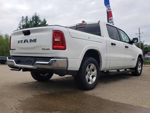 Used 2025 RAM 1500 Big Horn AWD/4WD image 3