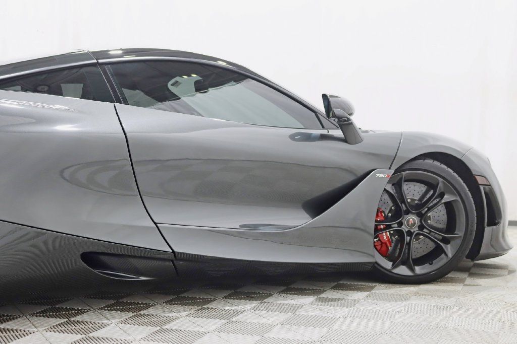Used 2018 McLaren 720S RWD image 19