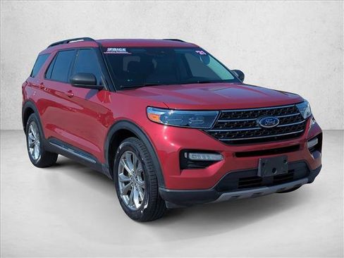Used 2021 Ford Explorer XLT w/ Equipment Group 202A RWD image 3