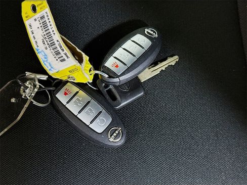 Certified 2025 Nissan Frontier PRO-4X image 32