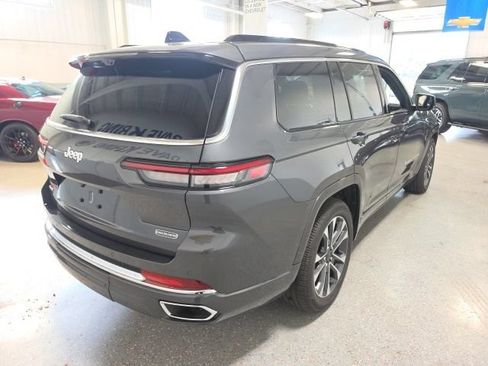 Used 2024 Jeep Grand Cherokee L Overland w/ Luxury Tech Group IV AWD/4WD image 5