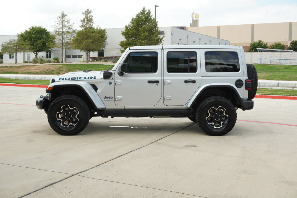 Used 2023 Jeep Wrangler Unlimited Rubicon 4xe AWD/4WD image 2