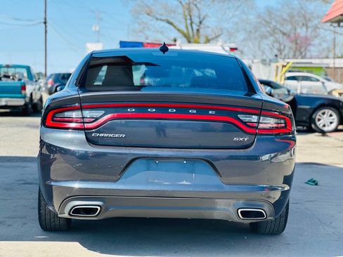 Used 2016 Dodge Charger SXT image 7