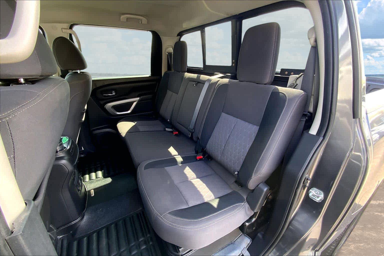 Used 2020 Nissan Titan SV w/ SV Convenience Package RWD image 29