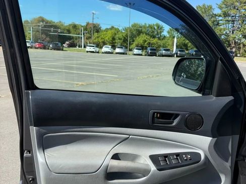 Used 2013 Toyota Tacoma 2WD Double Cab image 9