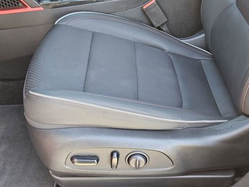 Used 2022 Chevrolet TrailBlazer RS image 19