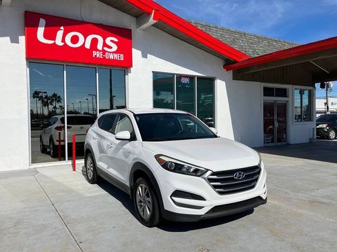 Used 2017 Hyundai Tucson SE FWD image 2