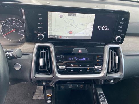 Certified 2023 Kia Sorento S w/ Panoramic Sunroof Package image 12