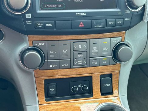 Used 2010 Toyota Highlander Limited AWD/4WD image 33