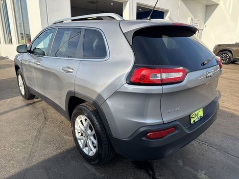 Used 2016 Jeep Cherokee Latitude image 4