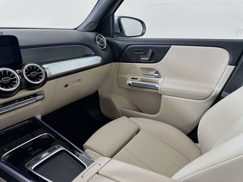 Used 2024 Mercedes-Benz GLB 250 image 25