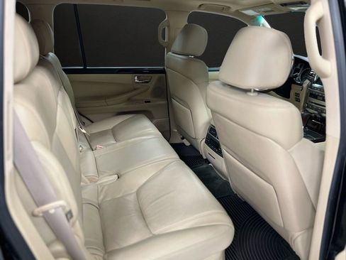Used 2011 Lexus LX 570 4WD w/ Luxury Pkg image 15