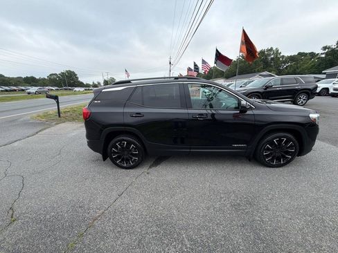 Used 2018 GMC Terrain SLE w/ Driver Convenience Package FWD image 13