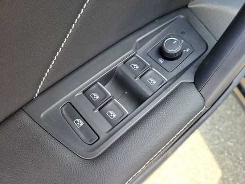 Certified 2023 Volkswagen Tiguan SE R-Line FWD image 14