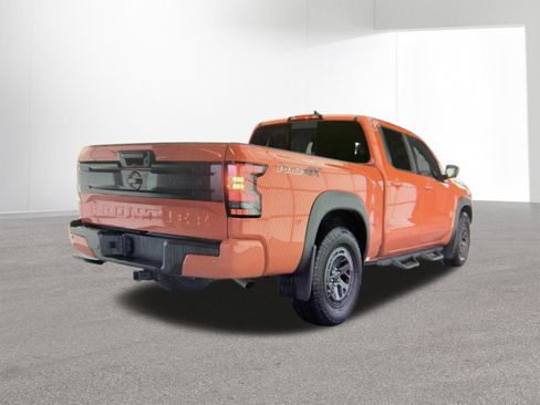 Used 2025 Nissan Frontier PRO-4X AWD/4WD image 2