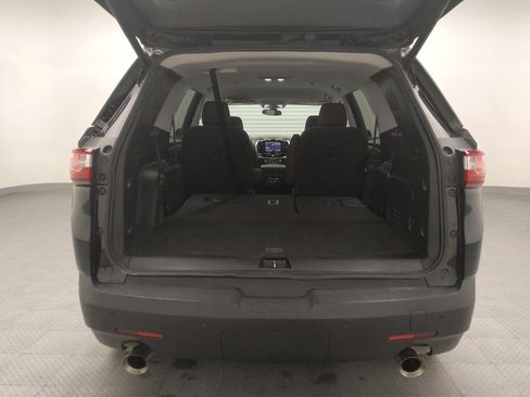 Used 2020 Chevrolet Traverse LT image 29