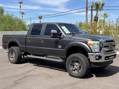 Used 2016 Ford F250 XLT w/ XLT Premium Package AWD/4WD image 2