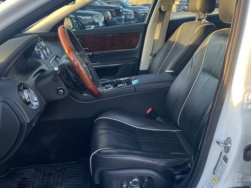 Used 2019 Jaguar XJ R-Sport image 3