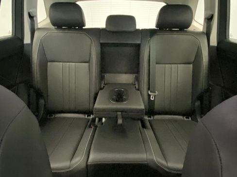 Used 2023 Volkswagen Tiguan SE image 38