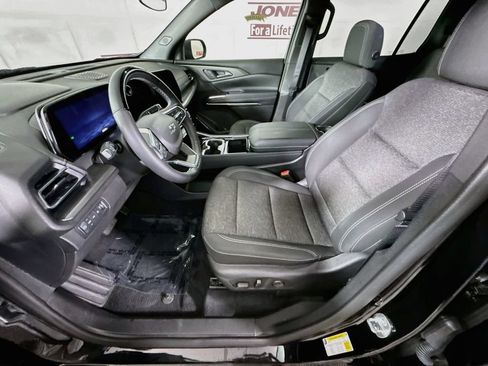 Used 2024 Chevrolet Traverse LT w/ Enhanced Driving Package AWD/4WD image 24