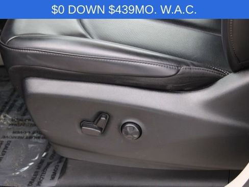 Used 2023 Chrysler Pacifica Touring-L image 16