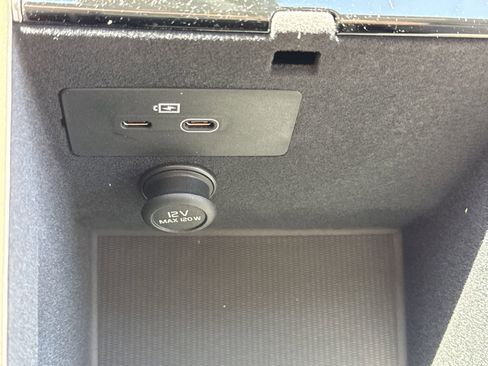 New 2026 Volvo XC90 B6 Plus w/ Protection Package Premier image 33