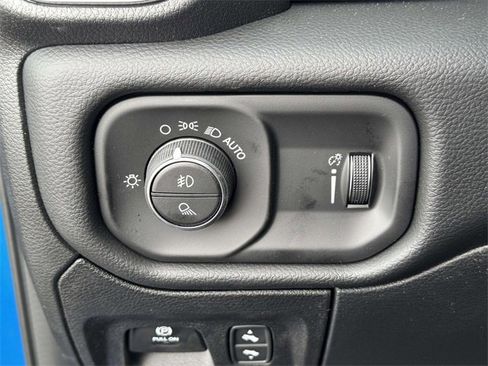 New 2026 RAM 1500 4x4 Crew Cab image 10