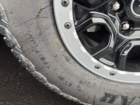 New 2025 Ford Bronco Badlands image 12