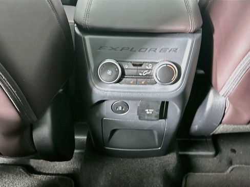 Used 2025 Ford Explorer Platinum w/ Ultimate Package RWD image 22