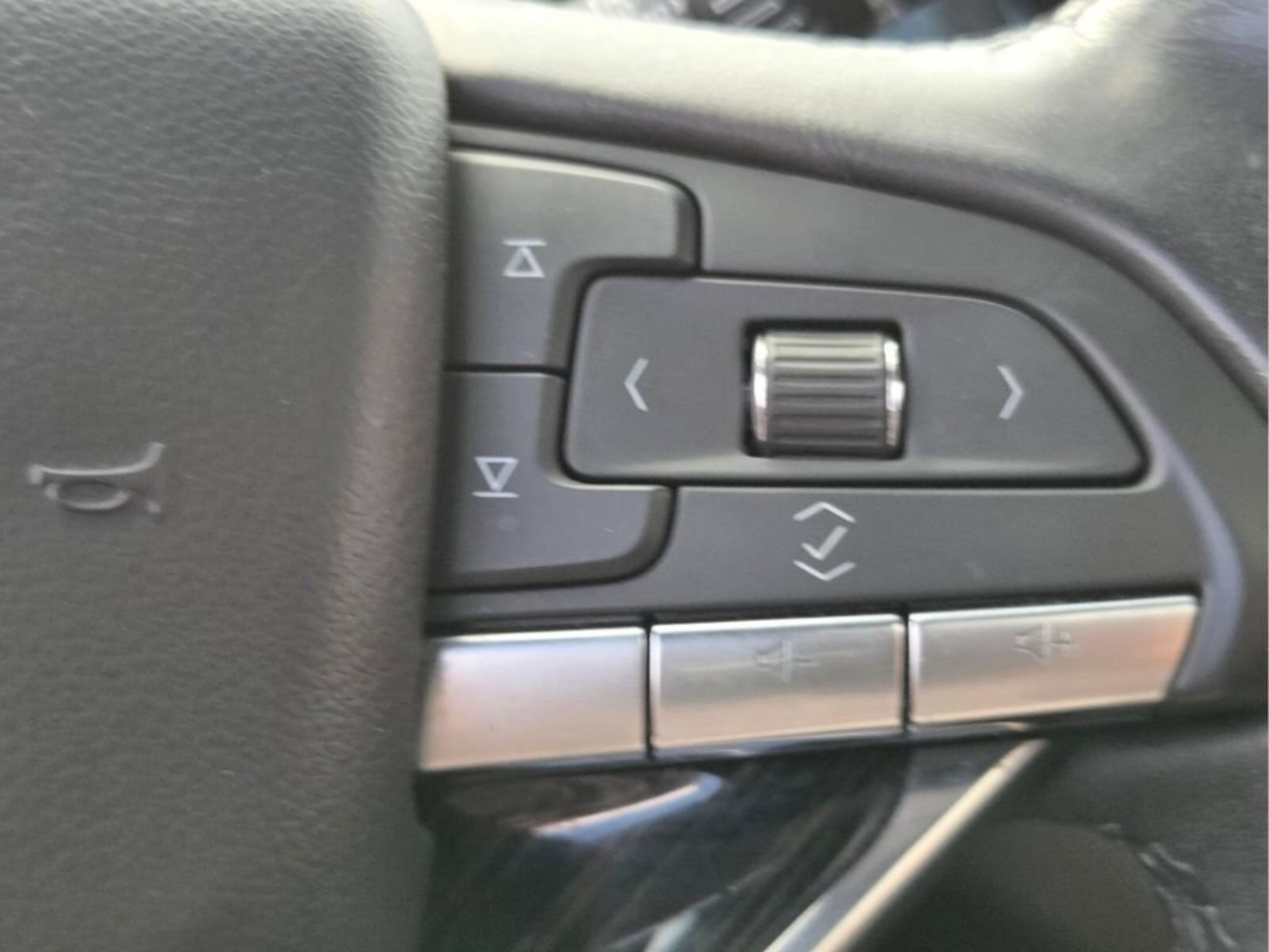 Used 2020 Cadillac XT6 Premium Luxury FWD image 34