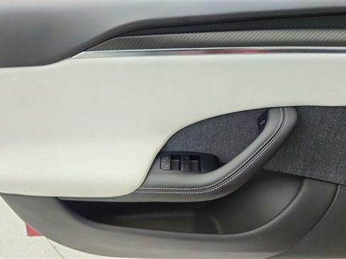 Used 2022 Tesla Model S Plaid image 33