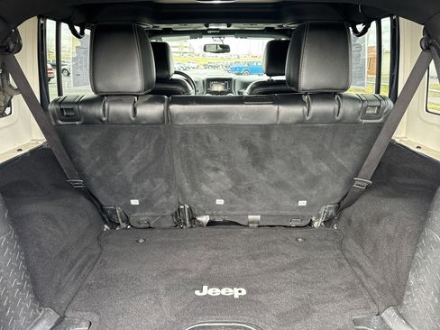 Used 2017 Jeep Wrangler Unlimited Rubicon image 20