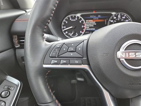 Used 2025 Nissan Sentra SR w/ SR Premium Package image 22