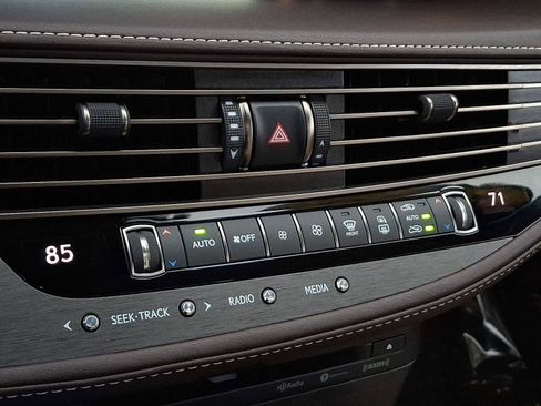 Used 2018 Lexus LS 500 AWD image 16