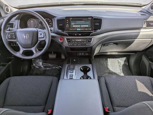 Used 2025 Honda Ridgeline Sport image 16