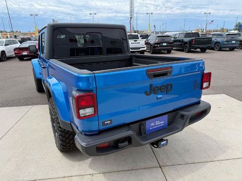 Used 2023 Jeep Gladiator Sport AWD/4WD image 5