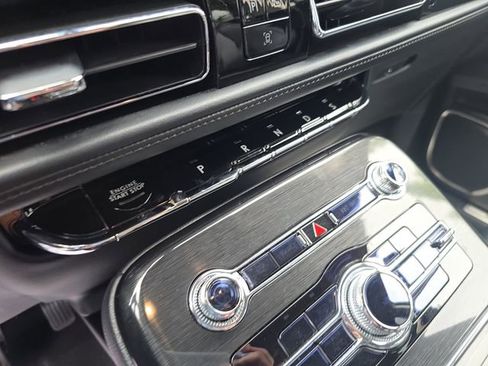 Used 2023 Lincoln Nautilus Standard image 23