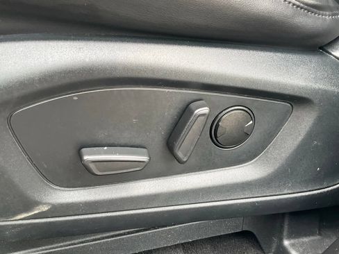 Used 2023 Ford Explorer XLT w/ Equipment Group 202A AWD/4WD image 15