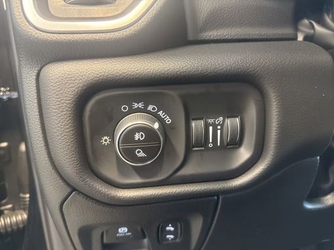 New 2026 RAM 1500 4x4 Crew Cab image 15