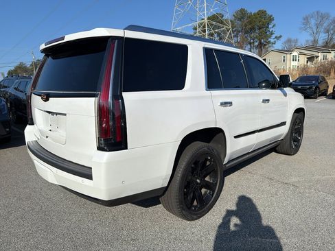 Used 2020 Cadillac Escalade Premium Luxury image 5