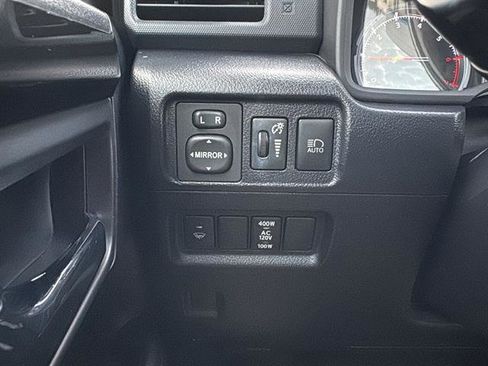 Used 2020 Toyota 4Runner Venture w/ Moonroof Package image 17