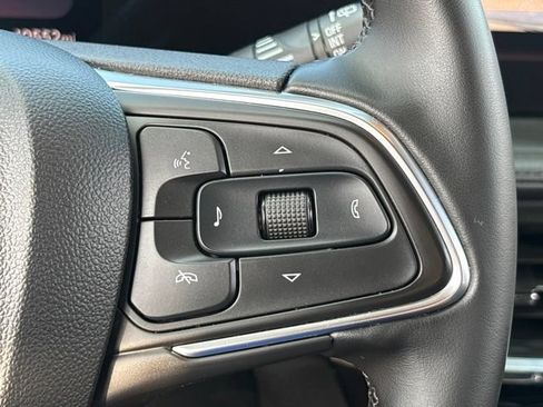 Used 2025 Buick Encore GX Sport Touring AWD/4WD image 17