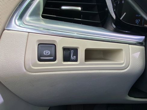 Used 2019 Cadillac XT5 Luxury FWD image 27