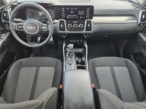 Used 2023 Kia Sorento LX FWD image 23