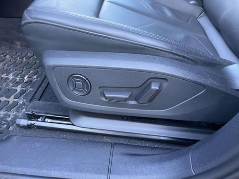 Used 2023 Audi Q3 2.0T Premium w/ Convenience Package image 28