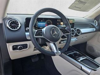 New 2026 Mercedes-Benz GLB 250 video 3
